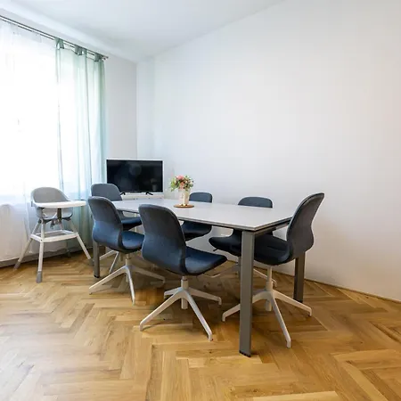 Spoon Apartment