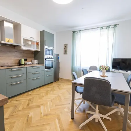 Apartment Spoon